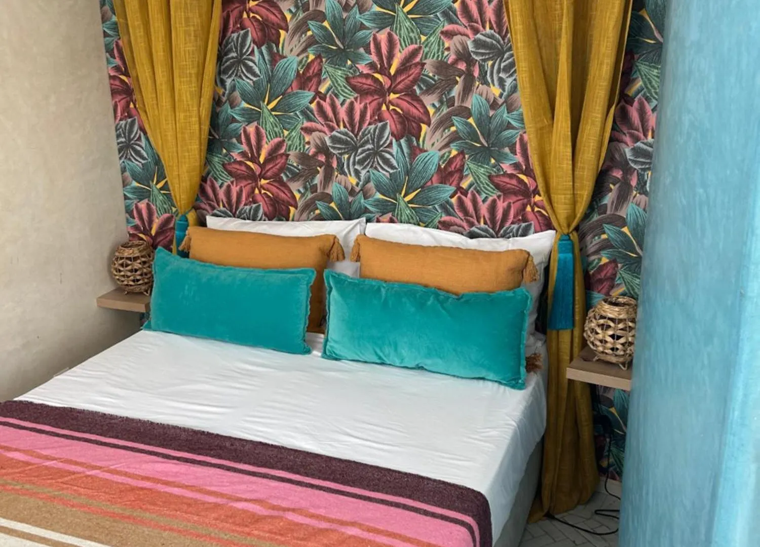 Riad Amazing Amazigh Avec Jacuzzi Petit Dejeuner Compris Avec Aussi Chambres Familiales Pres De La Place Jemaa El Fna Marrakesh